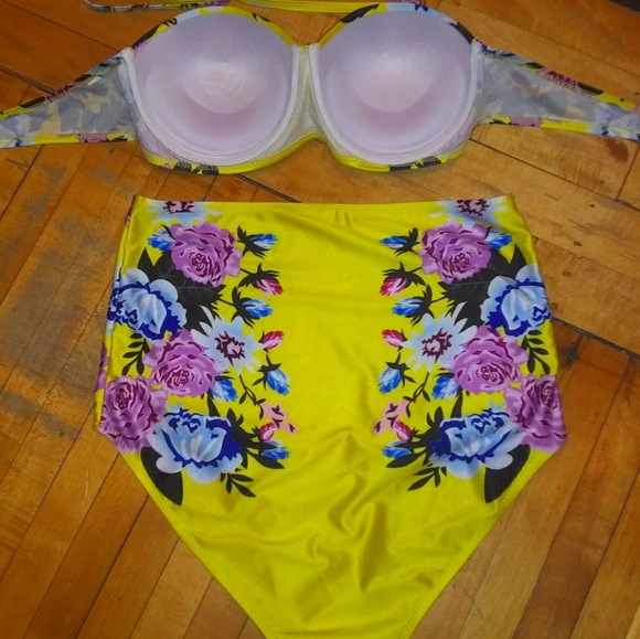 Two piece floral bikini - Picture 4 of 5